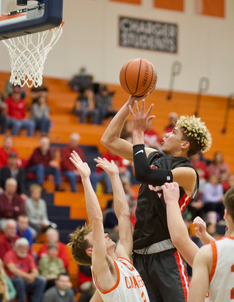 Avery Saunders recorded his 3rd straight 20+ point performance Friday to lead Southmont to a 59-37 county and conference win over North Montgomery.